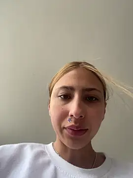 Snapshot of Ameellie chatting on June 25, 3:28 pm Ameellie online show from June 25, 3:28 pm