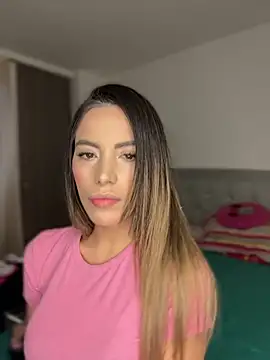 Snapshot of amelye_saens chatting on March 12, 2:30 am amelye saens online show from March 12, 2:30 am