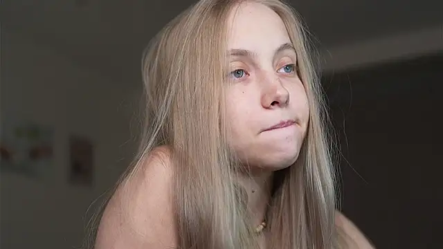 Snapshot of _Appr0ved_ chatting on November 17, 4:11 pm Appr0ved online show from November 17, 4:11 pm