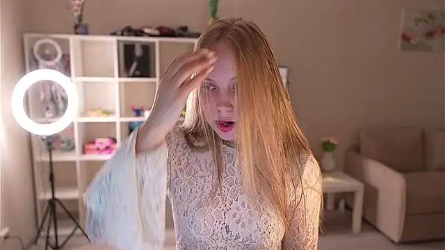 Snapshot of _Appr0ved_ chatting on October 20, 4:18 pm Appr0ved online show from October 20, 4:18 pm