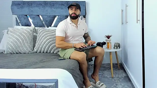 Zack Froone online show from December 4, 2:49 pm