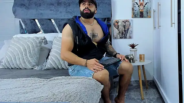 Snapshot of Zack_Froone chatting on June 25, 2:22 pm Zack Froone online show from June 25, 2:22 pm