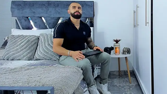 Zack Froone online show from November 24, 3:01 pm