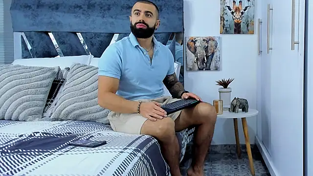 Snapshot of Zack_Froone chatting on July 7, 12:52 pm Zack Froone online show from July 7, 12:52 pm