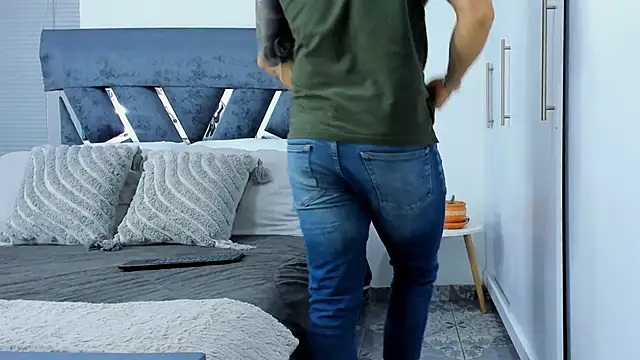 Zack Froone online show from October 23, 4:05 pm