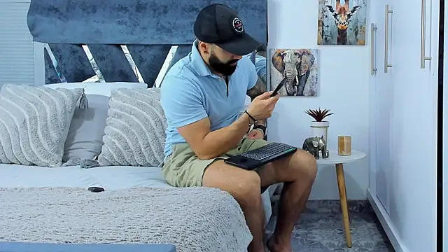 Snapshot of Zack_Froone chatting on June 26, 2:01 pm Zack Froone online show from June 26, 2:01 pm