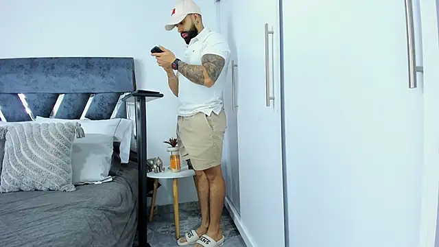 Zack Froone online show from December 5, 12:15 pm