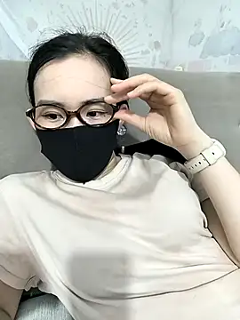 I AM NOT A SLUT online show from April 10, 8:54 am