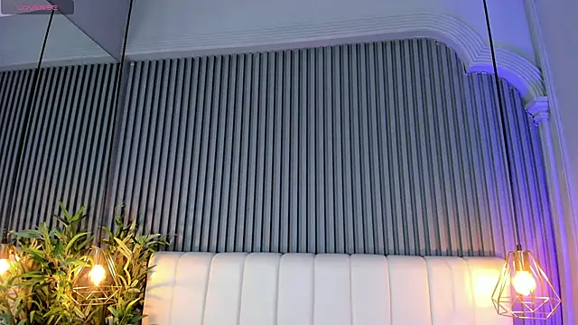 Snapshot of SaraRiley chatting on November 24, 10:32 pm SaraRiley online show from November 24, 10:32 pm