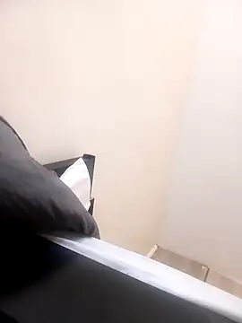 skiihot online show from March 19, 7:08 am