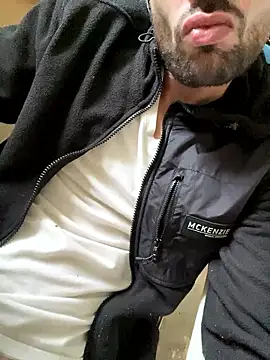 Snapshot of athenphysics chatting on January 13, 2:32 pm athenphysics online show from January 13, 2:32 pm