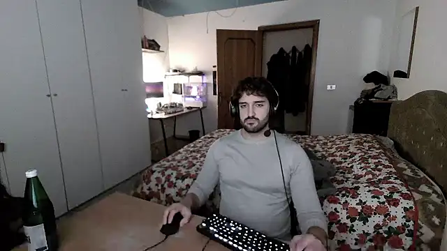 Snapshot of Alexox02 chatting on January 4, 5:47 pm Alexox02 online show from January 4, 5:47 pm