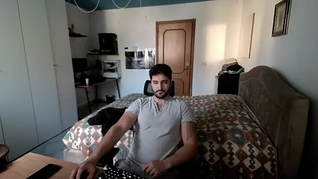 Snapshot of Alexox02 chatting on December 21, 12:27 pm Alexox02 online show from December 21, 12:27 pm