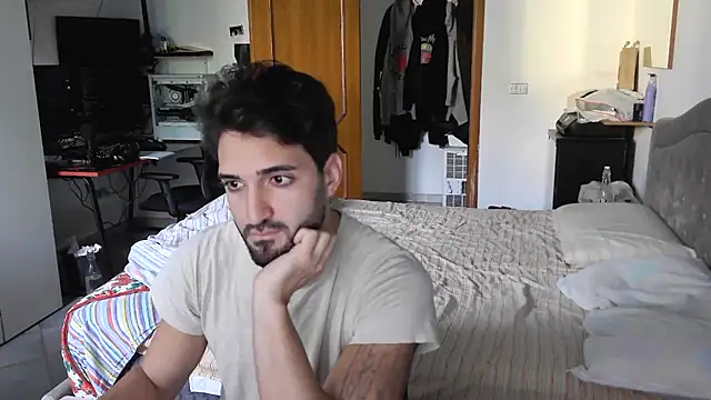 Snapshot of Alexox02 chatting on November 17, 12:42 pm Alexox02 online show from November 17, 12:42 pm