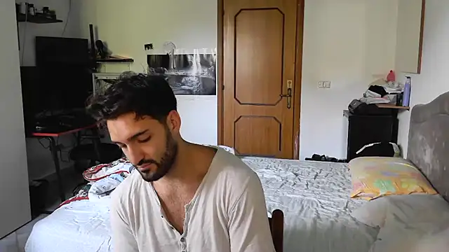 Snapshot of Alexox02 chatting on October 22, 7:19 am Alexox02 online show from October 22, 7:19 am