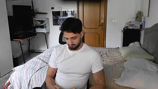 Snapshot of Alexox02 chatting on November 19, 10:04 am Alexox02 online show from November 19, 10:04 am