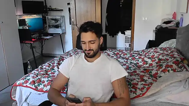 Snapshot of Alexox02 chatting on October 15, 3:20 pm Alexox02 online show from October 15, 3:20 pm