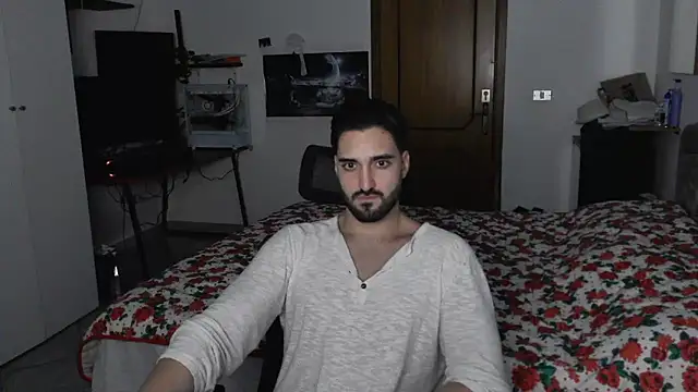 Snapshot of Alexox02 chatting on December 17, 5:18 pm Alexox02 online show from December 17, 5:18 pm