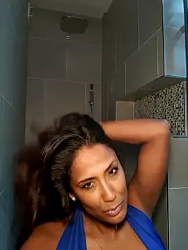 Snapshot of ShanialaFrancaise chatting on September 24, 11:17 am ShanialaFrancaise online show from September 24, 11:17 am