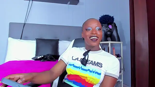 Coco Kiss online show from April 13, 7:07 pm