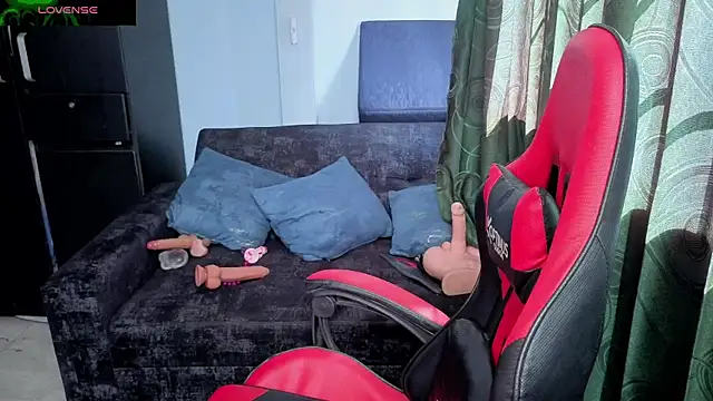 charlotee lovee69 online show from July 1, 7:36 pm