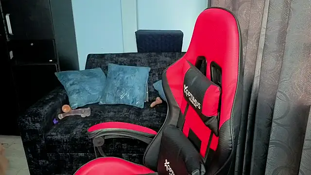 Snapshot of charlotee_lovee69 chatting on November 27, 8:31 pm charlotee lovee69 online show from November 27, 8:31 pm