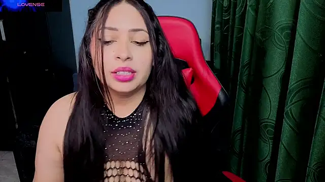charlotee lovee69 online show from May 28, 1:57 am