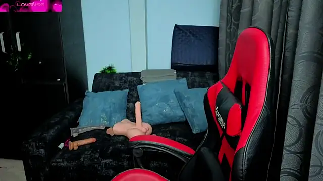 charlotee lovee69 online show from December 15, 3:01 am