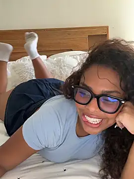 Snapshot of kailacollin chatting on July 15, 6:48 pm kailacollin online show from July 15, 6:48 pm