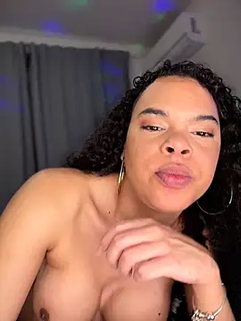 Snapshot of naomikandra chatting on December 2, 1:57 pm naomikandra online show from December 2, 1:57 pm