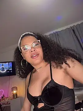 Snapshot of naomikandra chatting on December 3, 8:19 pm naomikandra online show from December 3, 8:19 pm