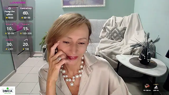 HornyMilf 777 online show from May 29, 5:46 am