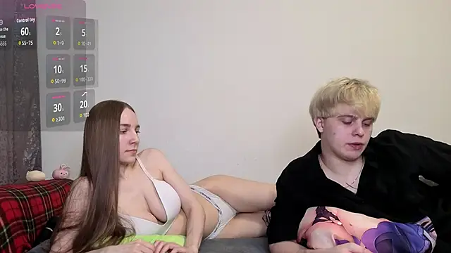 Emily and Ilumi online show from March 20, 4:30 pm