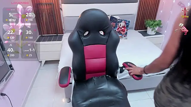 Snapshot of MILEY_JOAS2 chatting on December 2, 7:26 pm MILEY JOAS2 online show from December 2, 7:26 pm