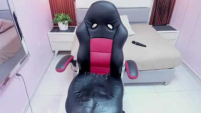 MILEY JOAS2 online show from March 3, 7:43 pm