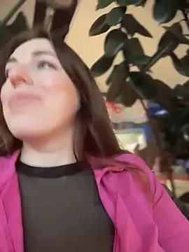 Snapshot of MommmyYummy chatting on February 22, 1:57 pm MommmyYummy online show from February 22, 1:57 pm