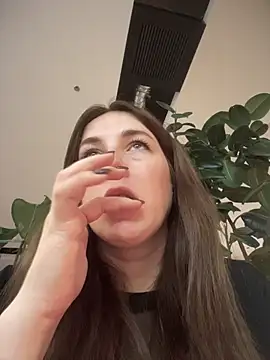 Snapshot of MommmyYummy chatting on December 15, 11:16 am MommmyYummy online show from December 15, 11:16 am