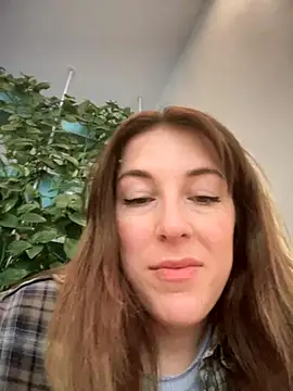 Snapshot of MommmyYummy chatting on October 12, 11:11 am MommmyYummy online show from October 12, 11:11 am