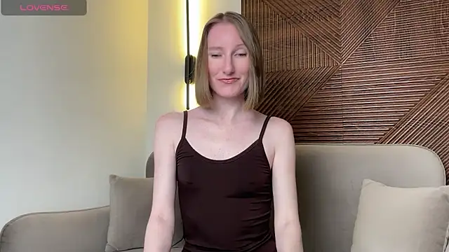 Snapshot of MonikaBos chatting on June 20, 8:36 pm MonikaBos online show from June 20, 8:36 pm