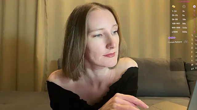 MonikaBos online show from December 7, 10:45 pm