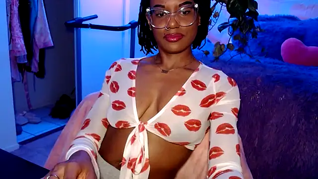 Snapshot of CocoSage chatting on February 24, 6:03 am CocoSage online show from February 24, 6:03 am