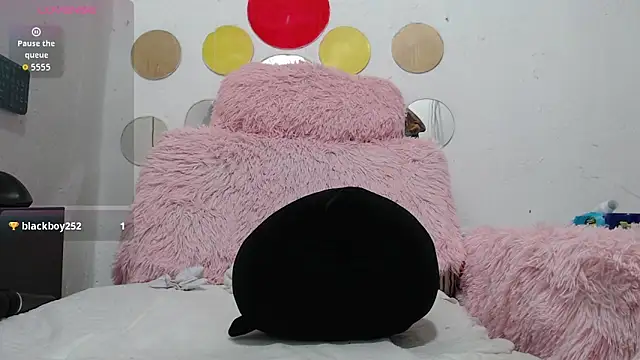 EVAHOTXX online show from February 4, 5:08 pm