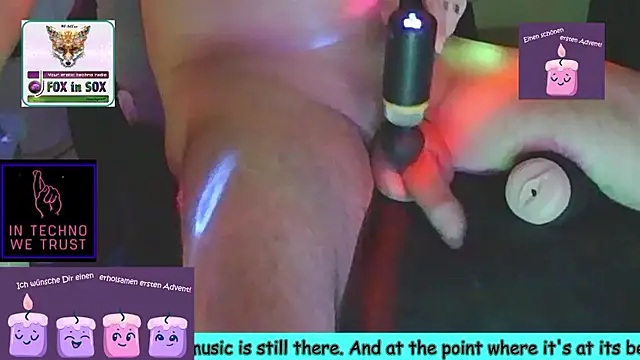 Snapshot of RevilO1180 chatting on November 30, 11:38 pm RevilO1180 online show from November 30, 11:38 pm