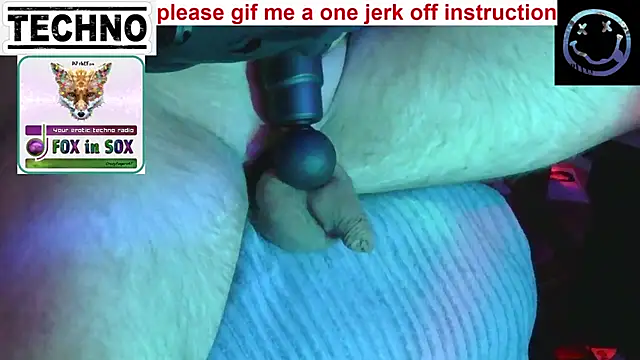 Snapshot of RevilO1180 chatting on October 5, 6:53 pm RevilO1180 online show from October 5, 6:53 pm