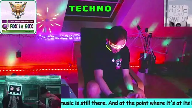 Snapshot of RevilO1180 chatting on February 25, 8:08 pm RevilO1180 online show from February 25, 8:08 pm