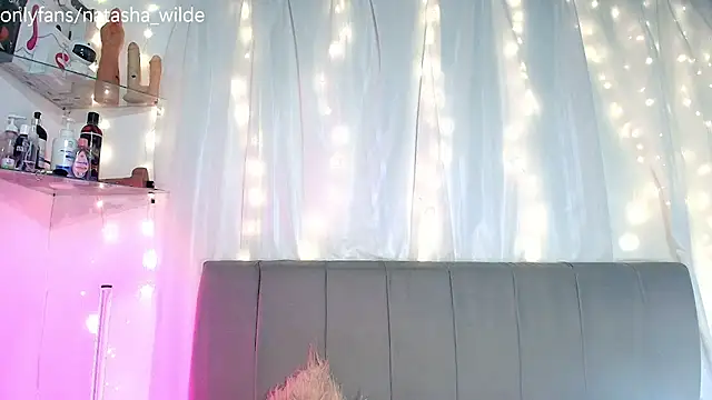 Natasha Wilde  online show from March 5, 12:49 am