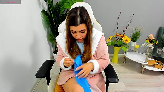 EveEvian online show from May 17, 9:42 am