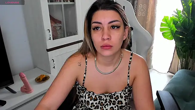 Snapshot of EveEvian chatting on March 12, 8:19 am EveEvian online show from March 12, 8:19 am