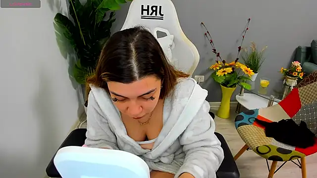 EveEvian online show from April 30, 10:33 am