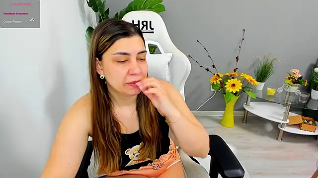 EveEvian online show from May 27, 11:28 am